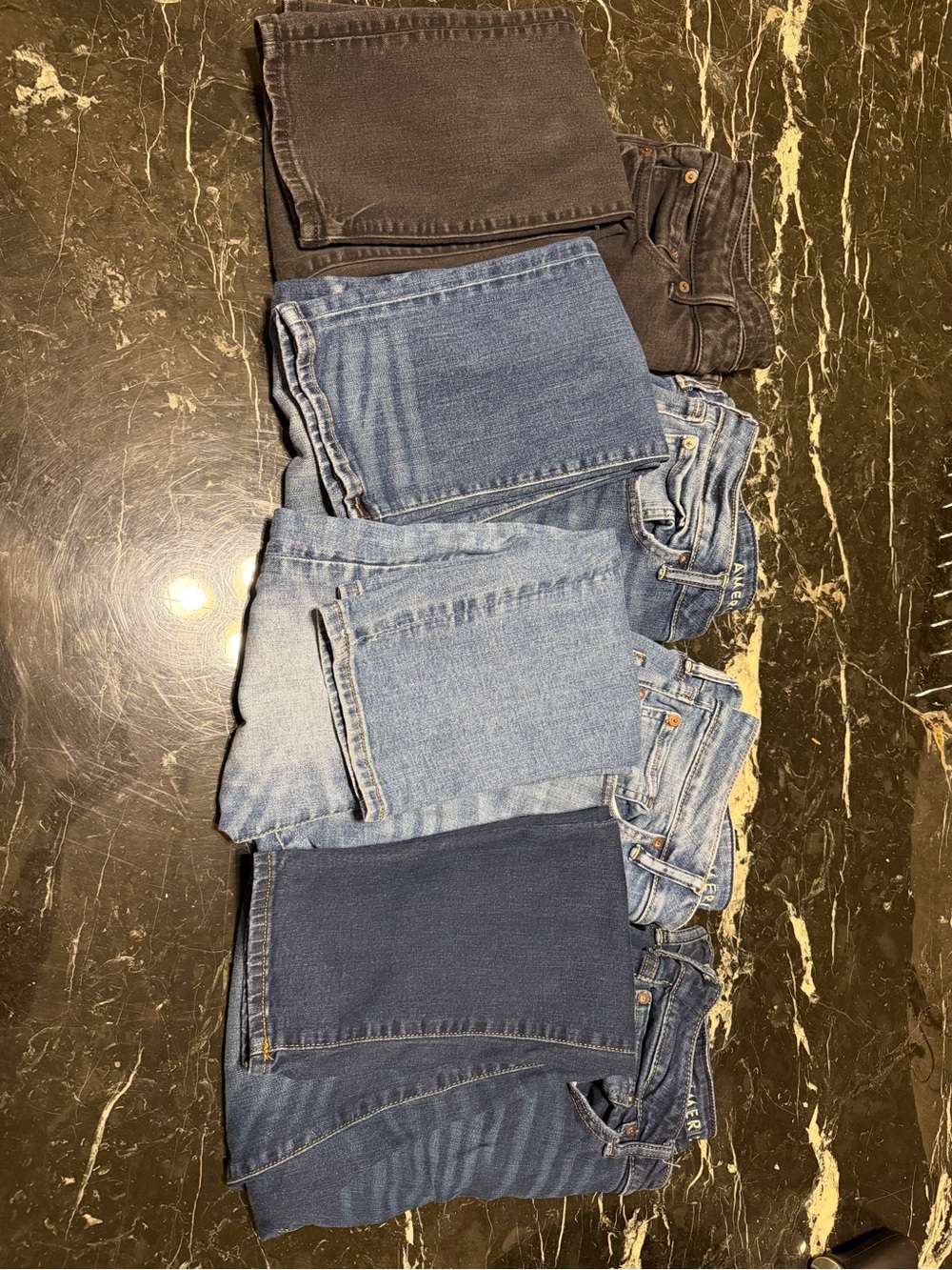 5 pair of American Eagle Outfitters jeans4 are size 31✖️30 & 1 black is 32✖️30 - Picture 2 of 10